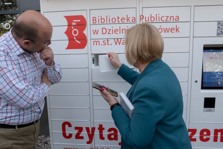 uroczysta inauguracja działalności książkomatu