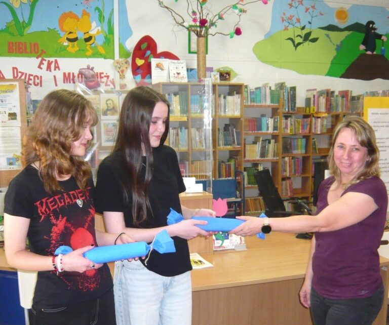 kierowniczka biblioteki i wolontariuszki