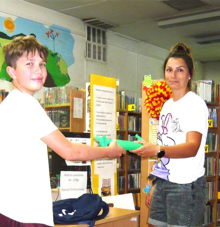 bibliotekarka i wolontariuszka