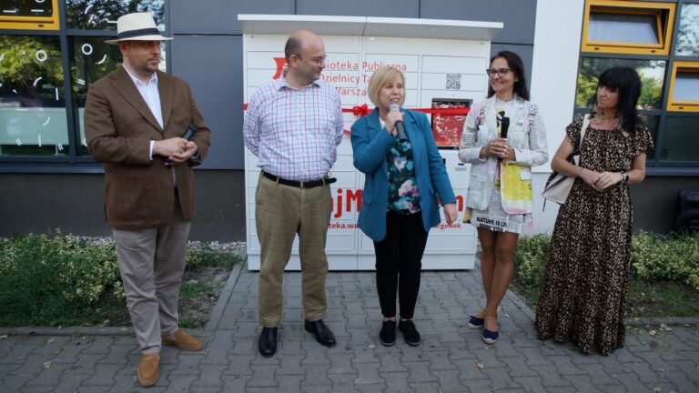 uroczysta inauguracja działalności książkomatu