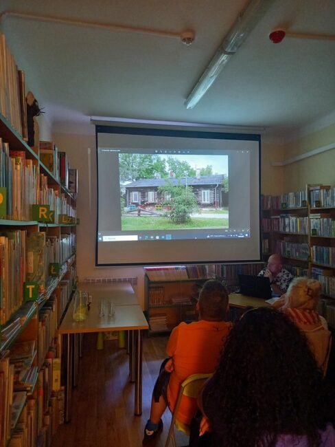spotkanie varsavianistyczne - pokaz zdjęć, opowieści o Targówku Fabrycznym