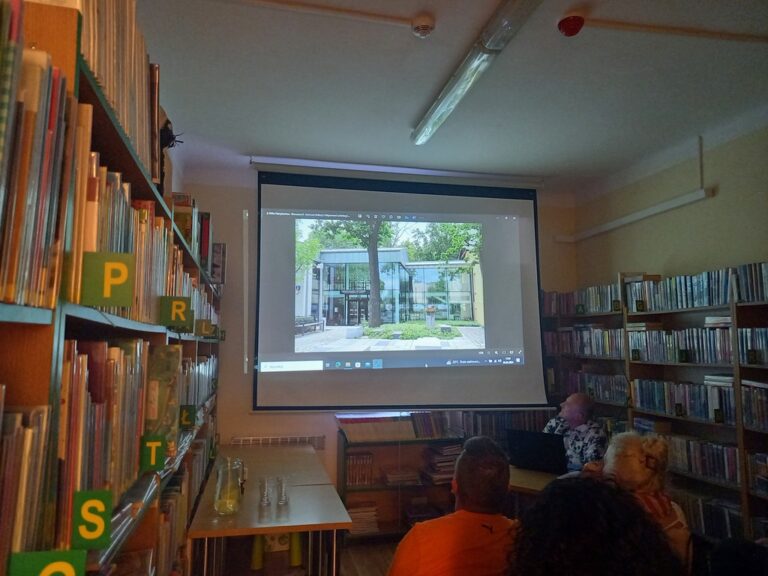 spotkanie varsavianistyczne - pokaz zdjęć, opowieści o Targówku Fabrycznym