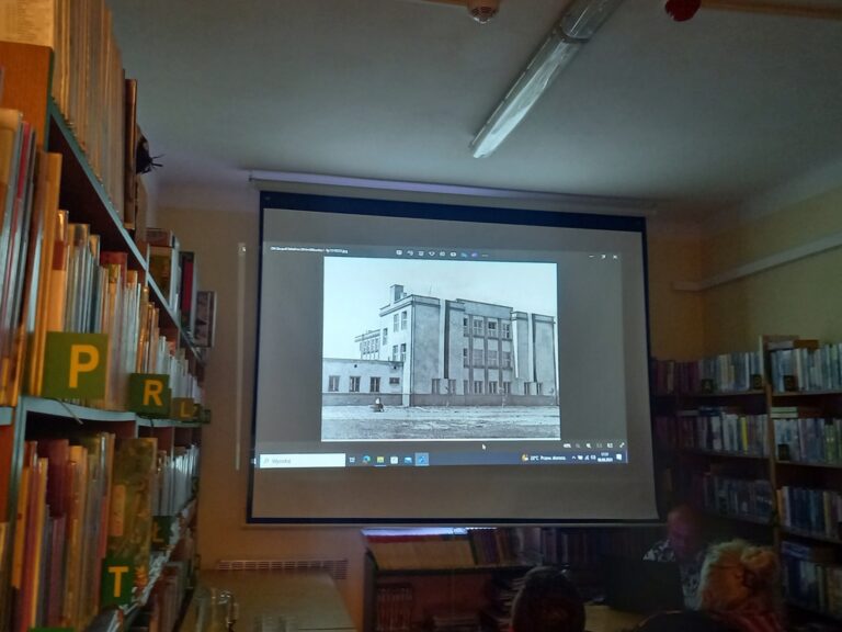 spotkanie varsavianistyczne - pokaz zdjęć, opowieści o Targówku Fabrycznym