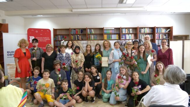 spektakl w wykonaniu teatru szkolnego Guliwerki