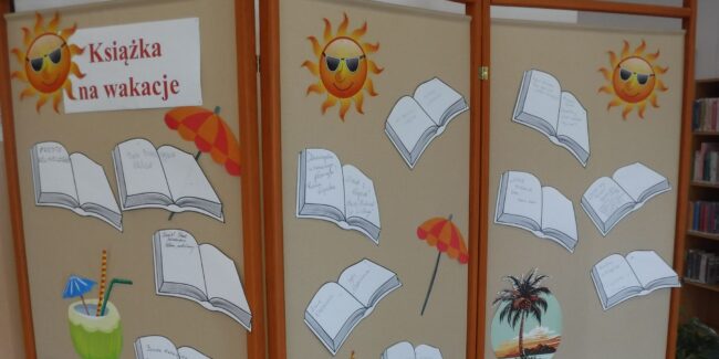 na parawanie ozdobionym słońcem czytelnicy napisali tytuły polecanych książek