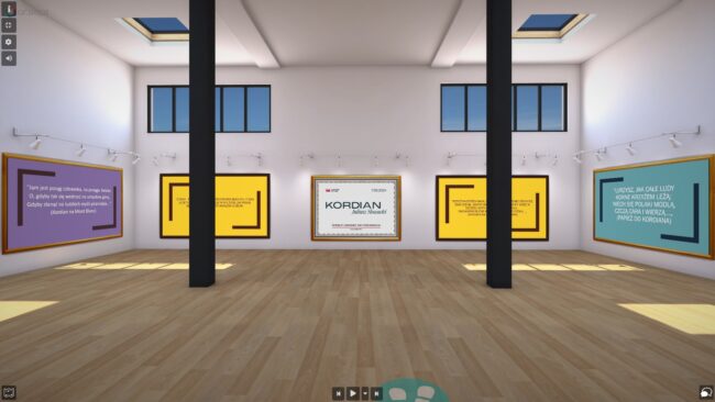 wirtualna sala, na ścianach widnieją cytaty z Kordiana Juliusza Słowackiego