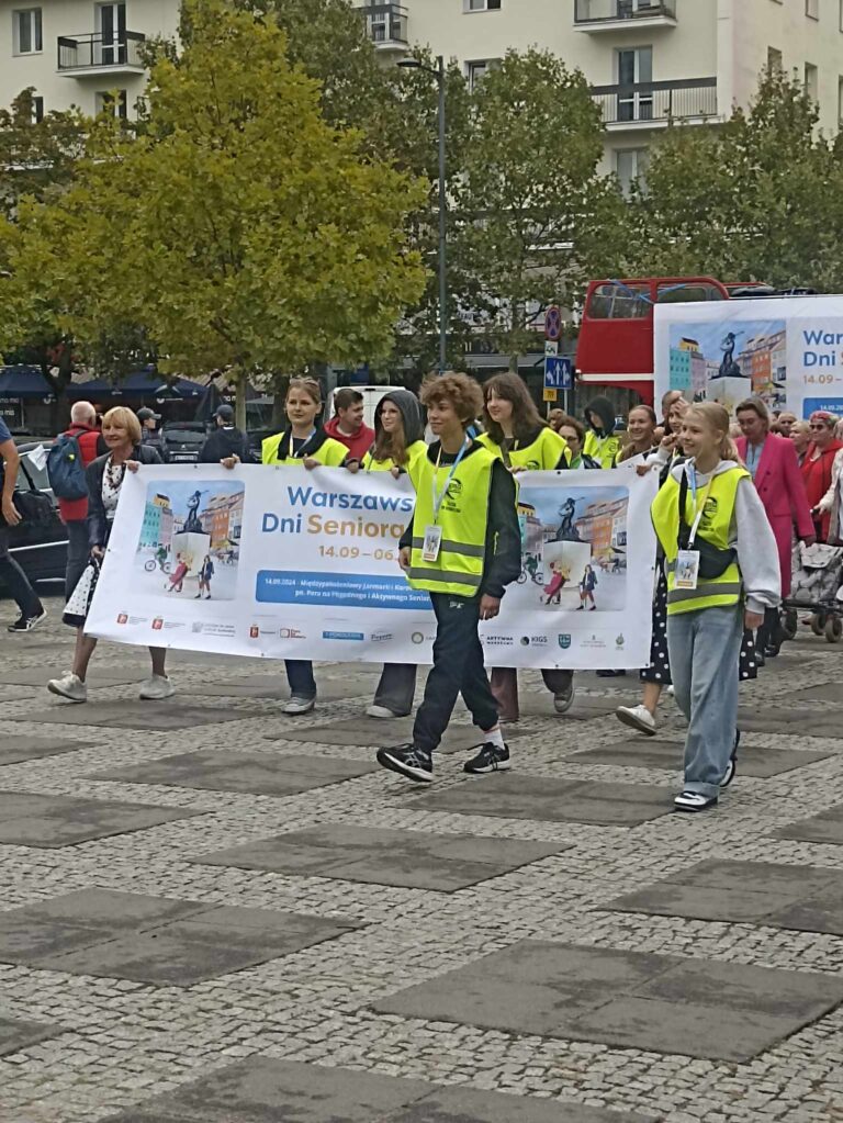 impreza plenerowa - inauguracja dni seniora