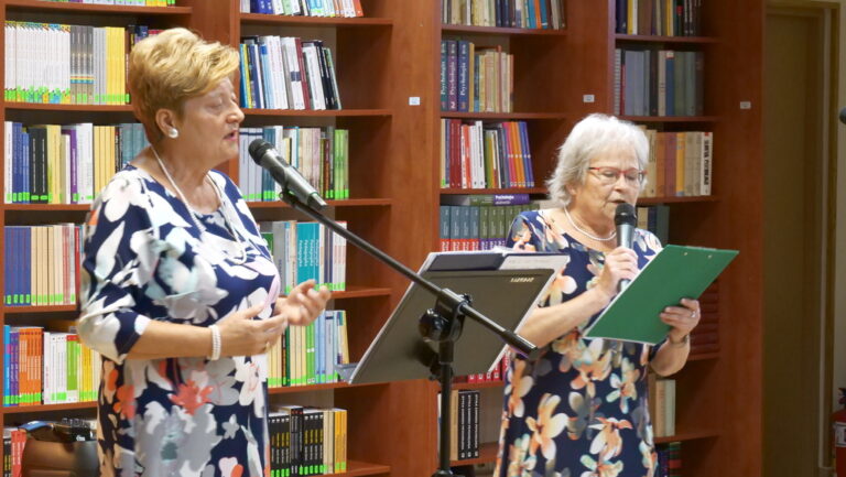 występ zespołu 2 plus 2 w Czytelni