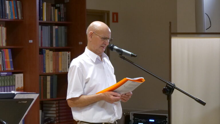 występ zespołu 2 plus 2 w Czytelni