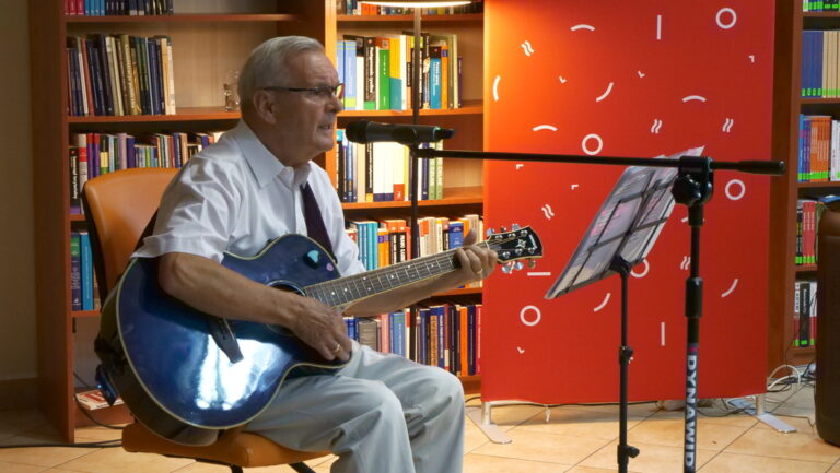 występ zespołu 2 plus 2 w Czytelni