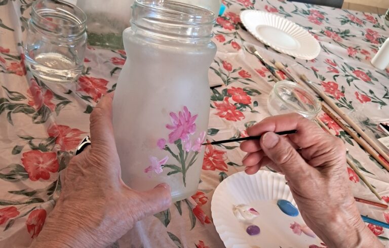 słoiki ozdobione malunkami