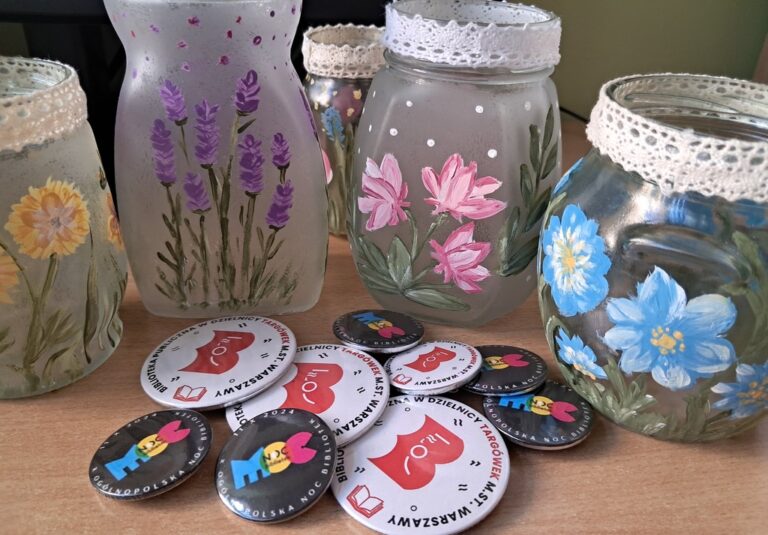 słoiki ozdobione malunkami