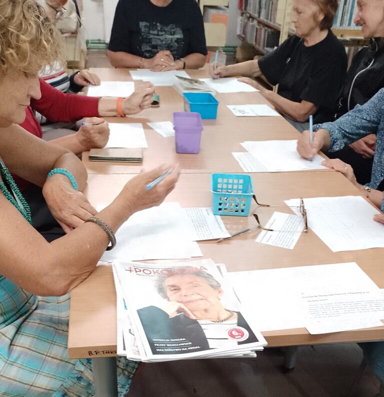 warsztaty aktywny senior w bibliotece; ćwiczenie poprawiające koncentrację i pamięć