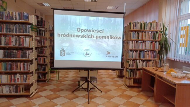 prelekcja Krzysztofa Gajdy; prezentacja multimedialna o cmentarzu brónowskim