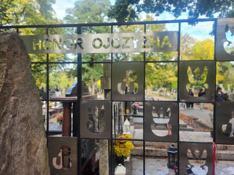 spacer po cmentarzu bródnowskim śladami grobów powstańczych