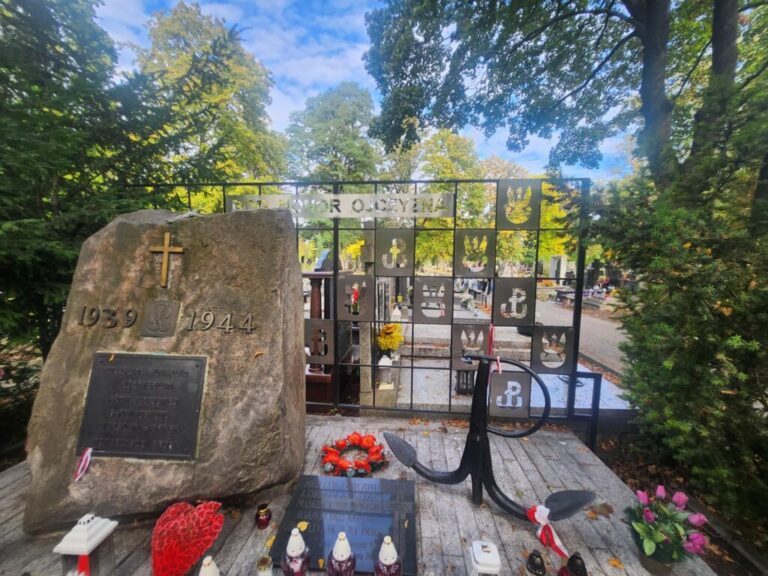 spacer po cmentarzu bródnowskim śladami grobów powstańczych