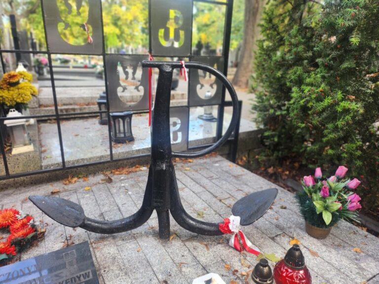 spacer po cmentarzu bródnowskim śladami grobów powstańczych