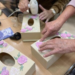 warsztaty rękodzieła - tworzenie ozdobnych pudełek