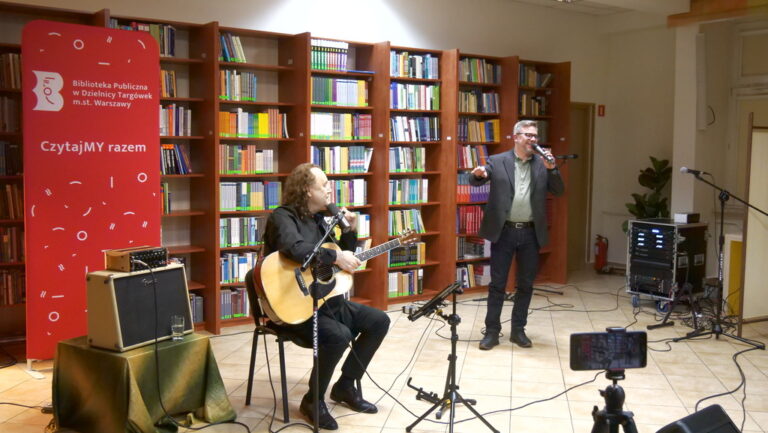 czwartek poetycko- muzyczny listopad 2024