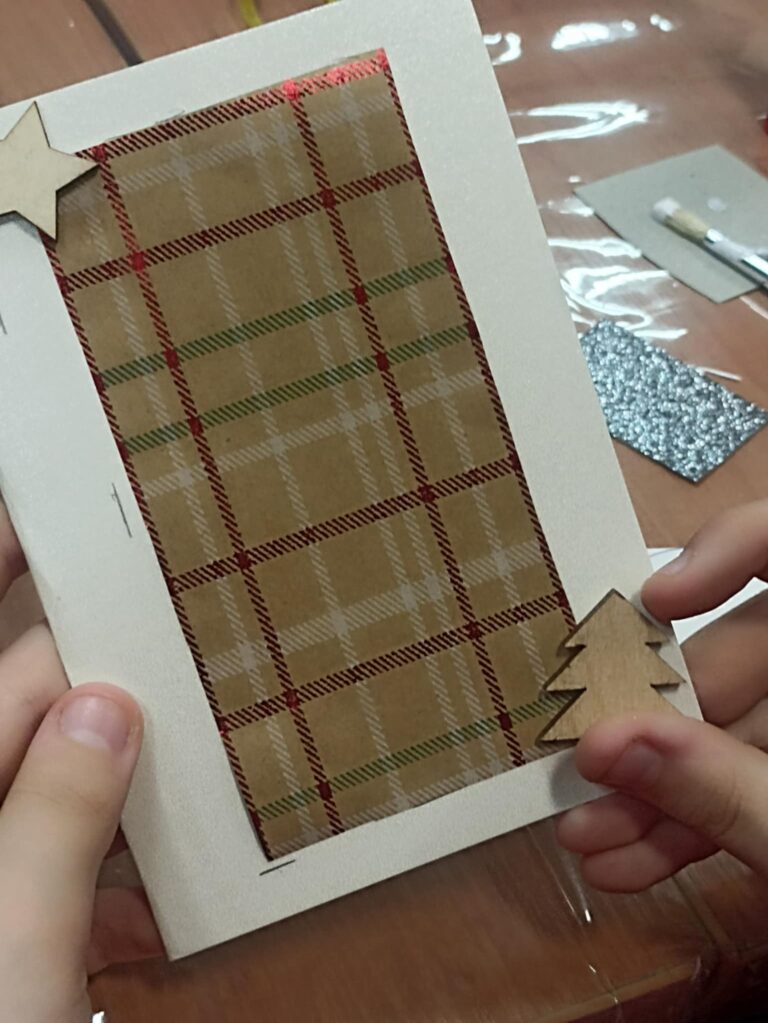 warsztaty tworzenia kartek bożonarodzeniowych