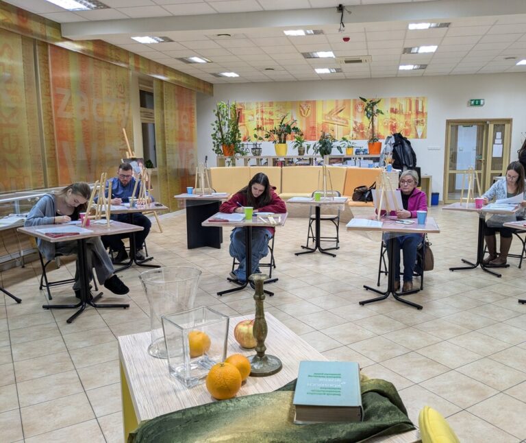 warsztaty malarskie w bibliotece - malowanie martwej natury