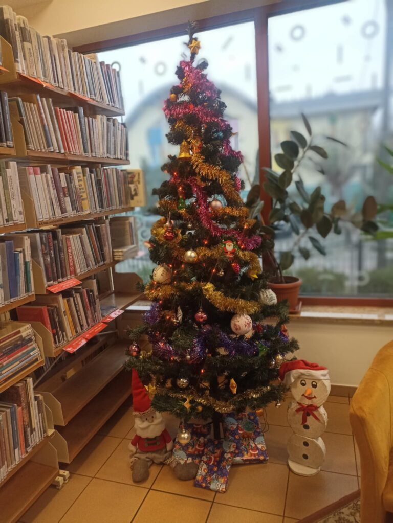 bożonarodzeniowy wystrój wypożyczalni nr 37
