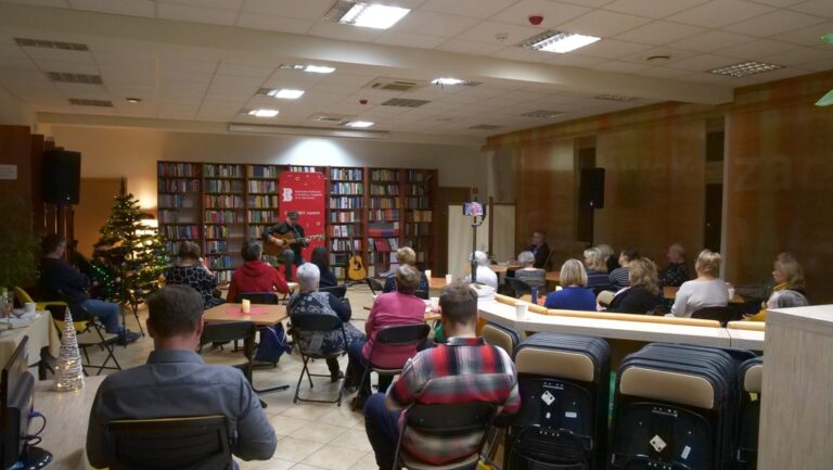 wieczór poetycko-muzyczny - koncert i prezentacja wierszy