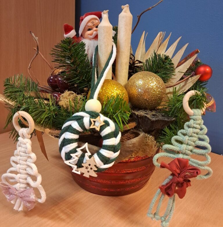 spotkanie wieńczące projekt; warsztaty tworzenia ozdób świątecznych