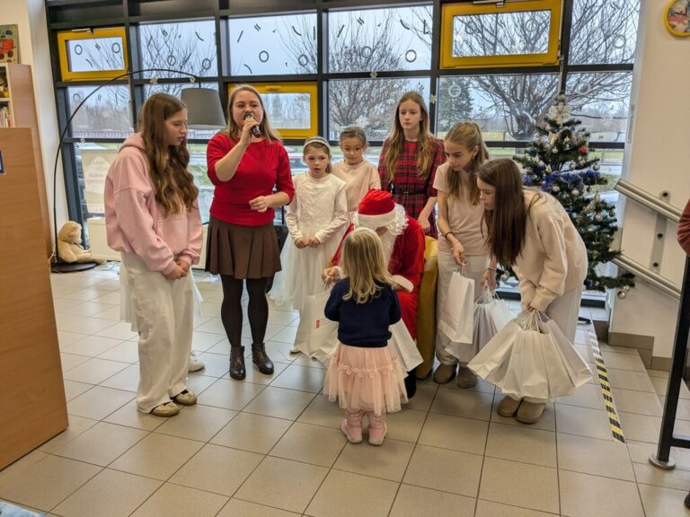 mikołajki w bibliotece nr 12