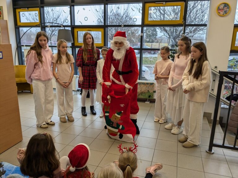 mikołajki w bibliotece nr 12