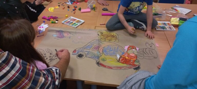 zajęcia biblioteczne dla dzieci z sową Jadwigą