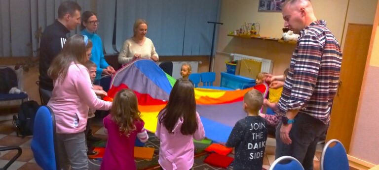 zajęcia biblioteczne dla dzieci z sową Jadwigą