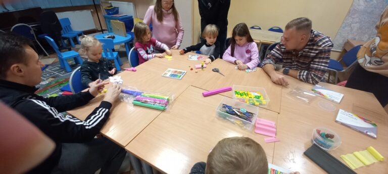 zajęcia biblioteczne dla dzieci z sową Jadwigą