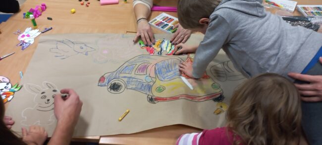 zajęcia biblioteczne dla dzieci z sową Jadwigą