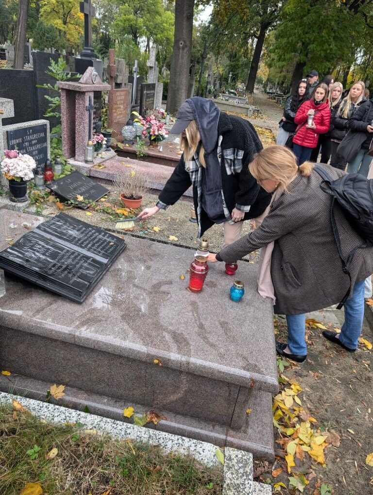 spacer varsavianistyczny po Cmentarzu Bródnowskim