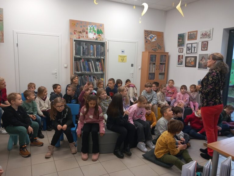 spotkanie dla dzieci z Agnieszką Kazałą w ramach warszawskiego tygodnia praw człowieka