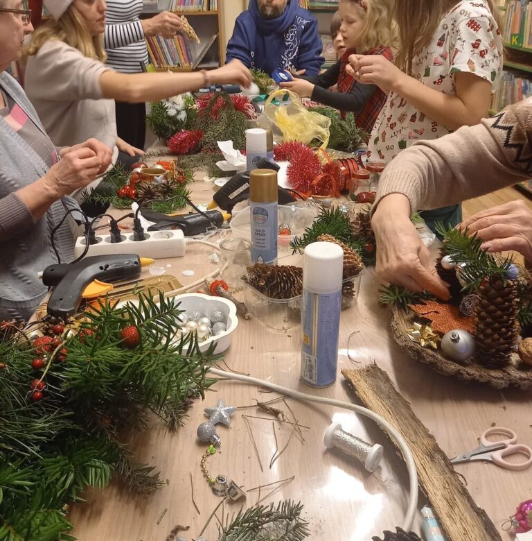 warsztaty świąteczne - tworzenie ozdób bożonarodzeniowych