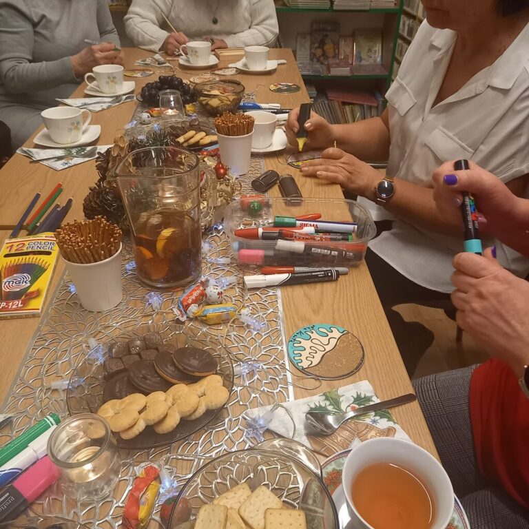 warsztaty świąteczne - tworzenie ozdób bożonarodzeniowych