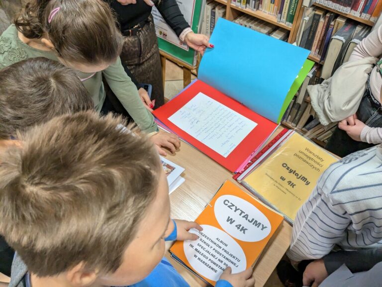 wystawa prac stworzonych przez uczestników projektu Czytajmy w 4k