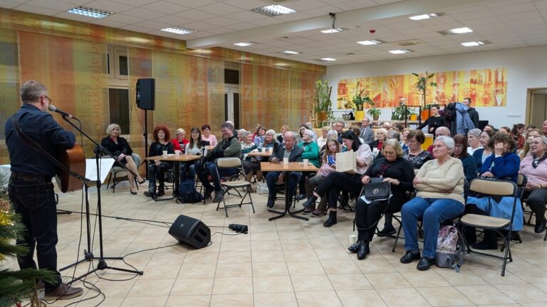 koncert Justyny Bacz i prezentacja poezji artystów z grupy Akant