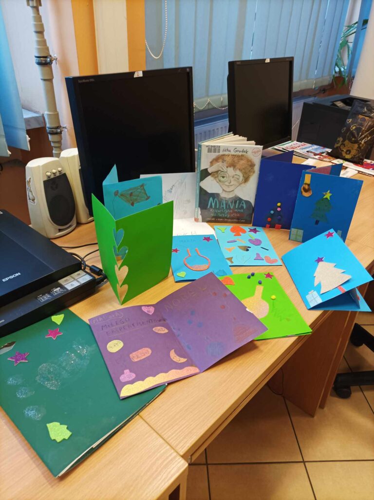 zajęcia biblioteczne dla dzieci - warsztaty świąteczne, tworzenie ozdób i malowanie