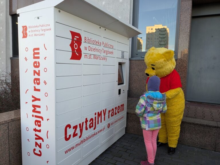 urodziny kubusia puchatka - świętowanie przy książkomacie