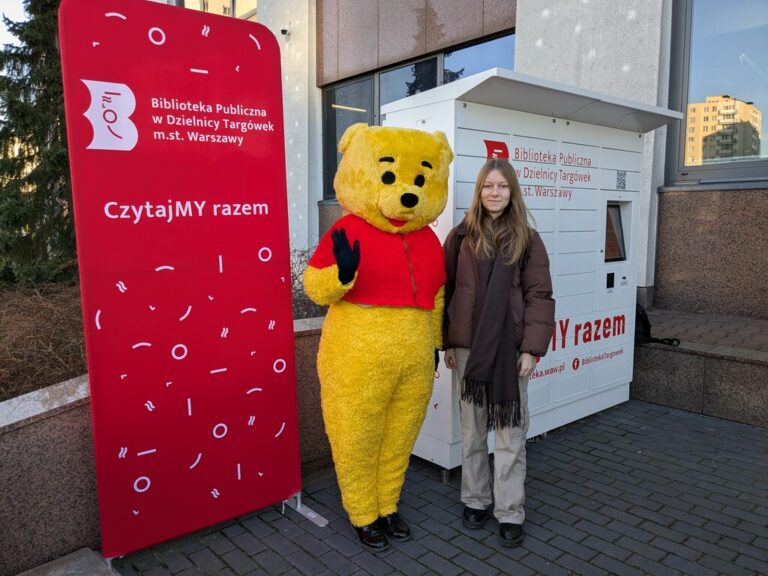 urodziny kubusia puchatka - świętowanie przy książkomacie
