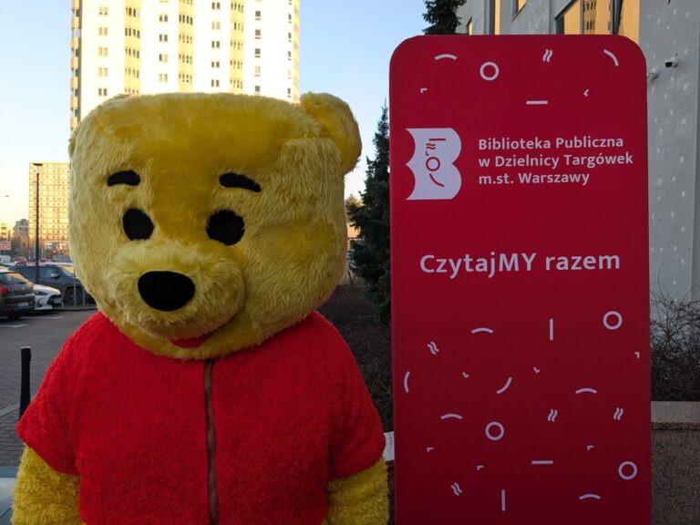 urodziny kubusia puchatka - świętowanie przy książkomacie