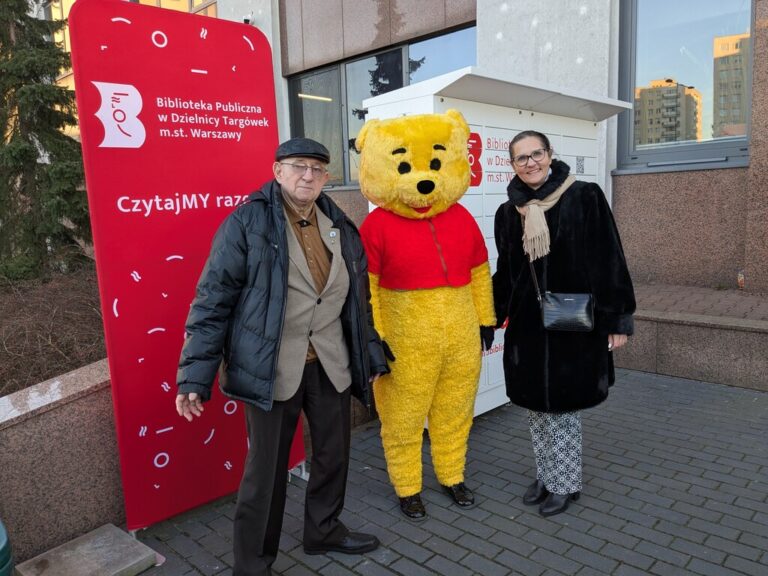 urodziny kubusia puchatka - świętowanie przy książkomacie