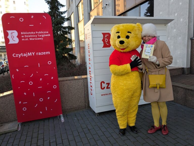 urodziny kubusia puchatka - świętowanie przy książkomacie