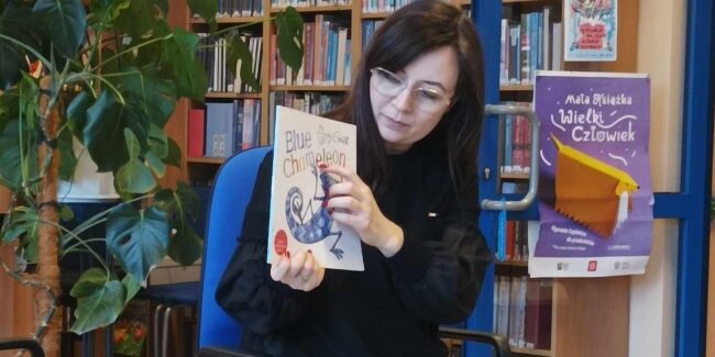 zajęcia biblioteczne dla dzieci; nauka języka angielskiego poprzez zabawę