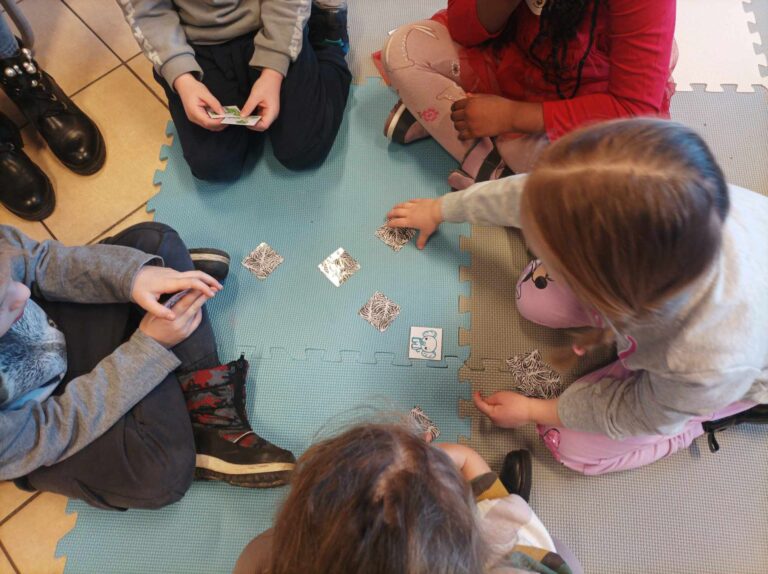 zajęcia biblioteczne dla dzieci; nauka języka angielskiego poprzez zabawę