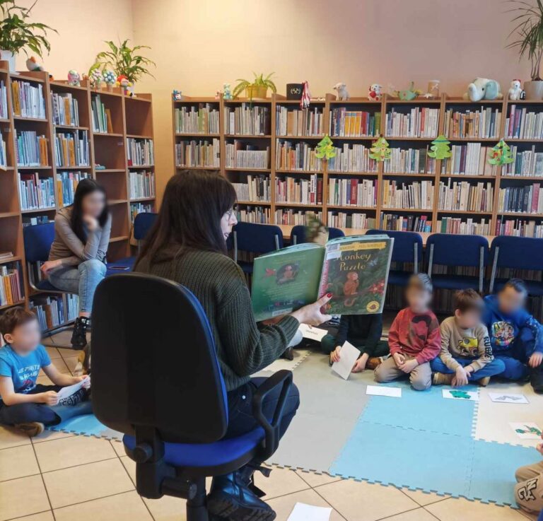 zajęcia biblioteczne dla dzieci; nauka języka angielskiego poprzez zabawę