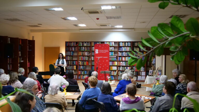 wieczór z muzyką i poezją w bibliotece